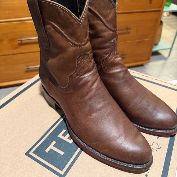 Tecovas The Dean - Cafe Goat - Picture 1 of 4